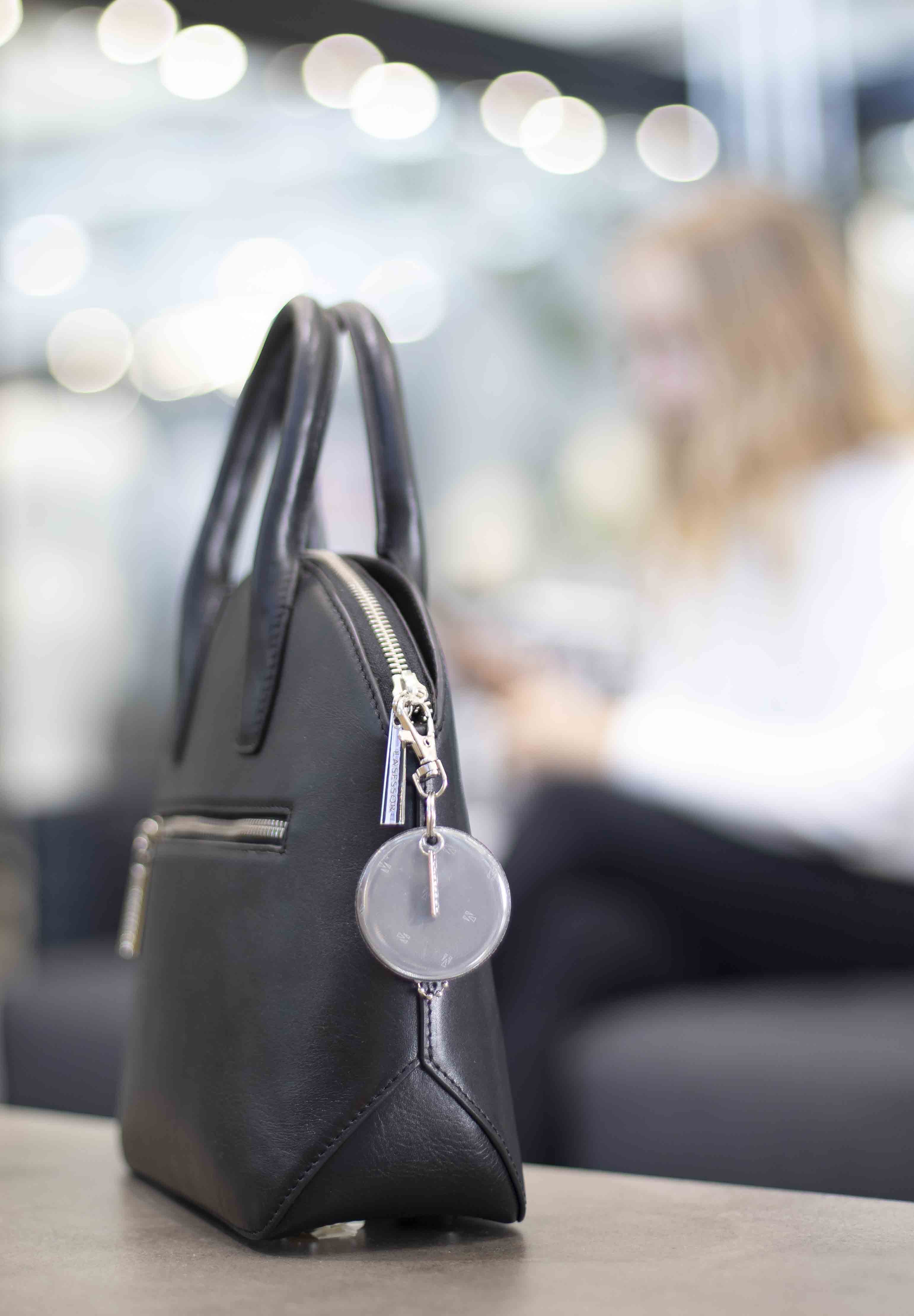 Lasessor design koruheijastin reflector pyorea Musta F6