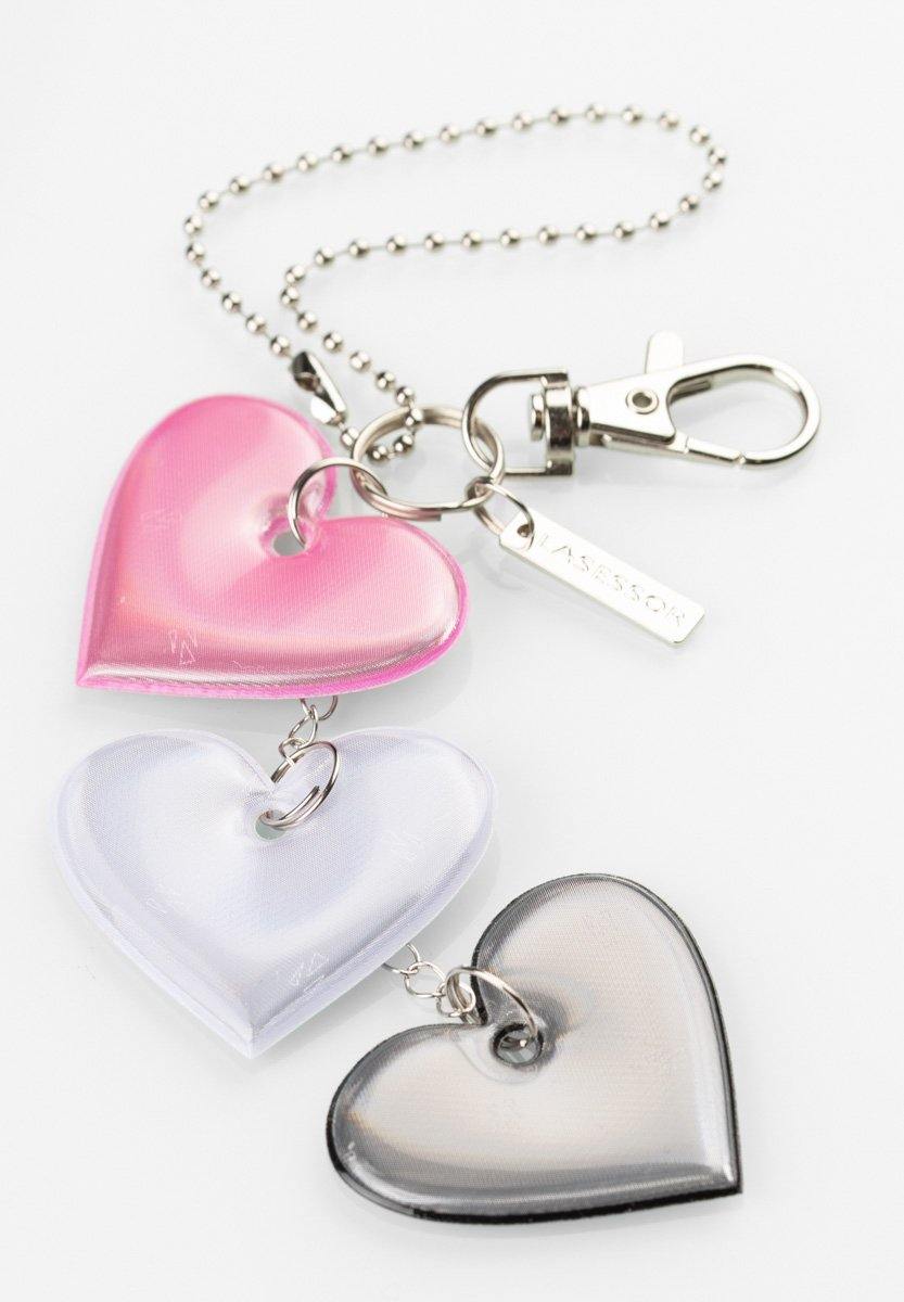 3 Sydäntä Lasessor Koruheijastin-Fuksia-heijastin-edestä