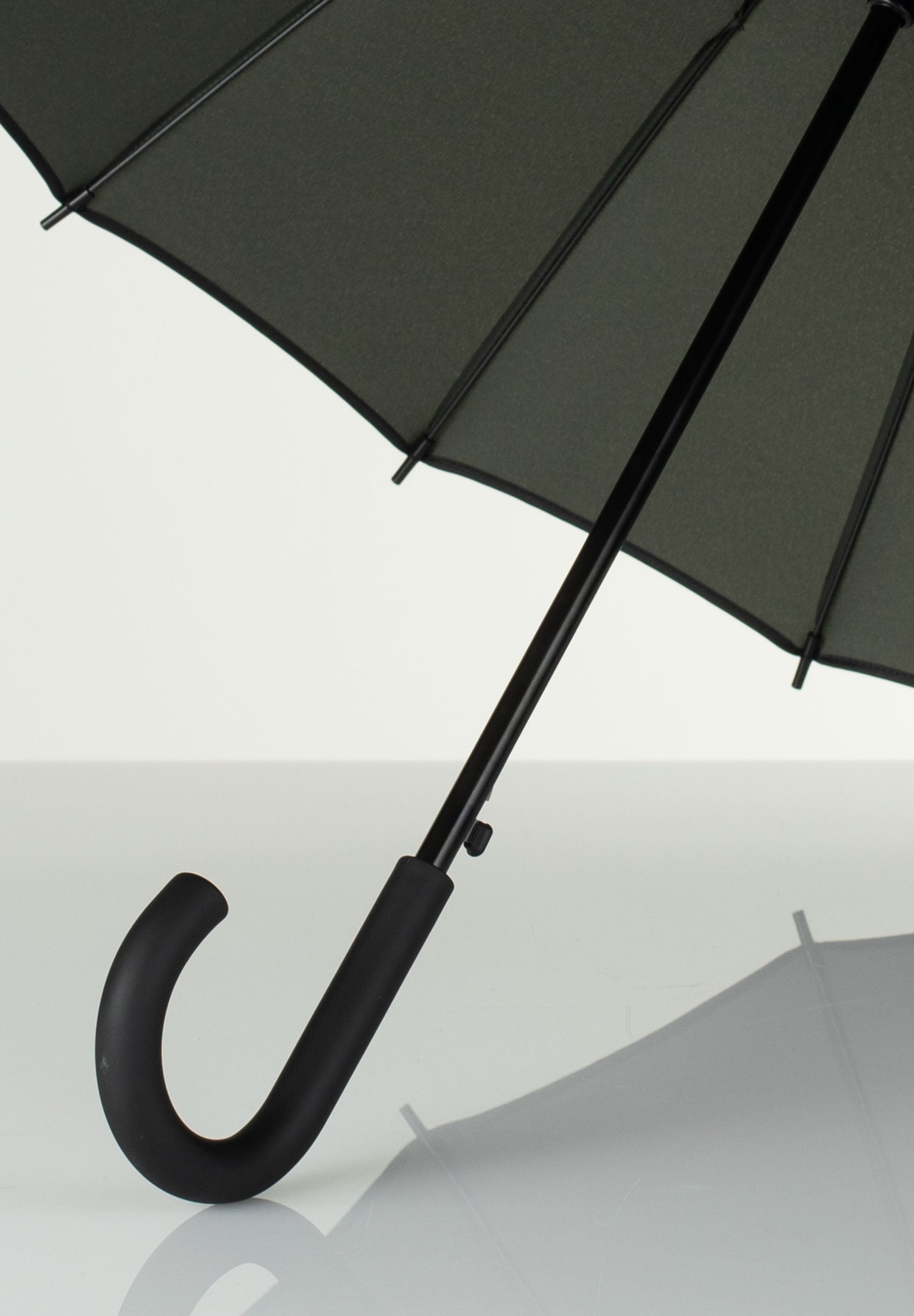 Iso sateenvarjo - 8781