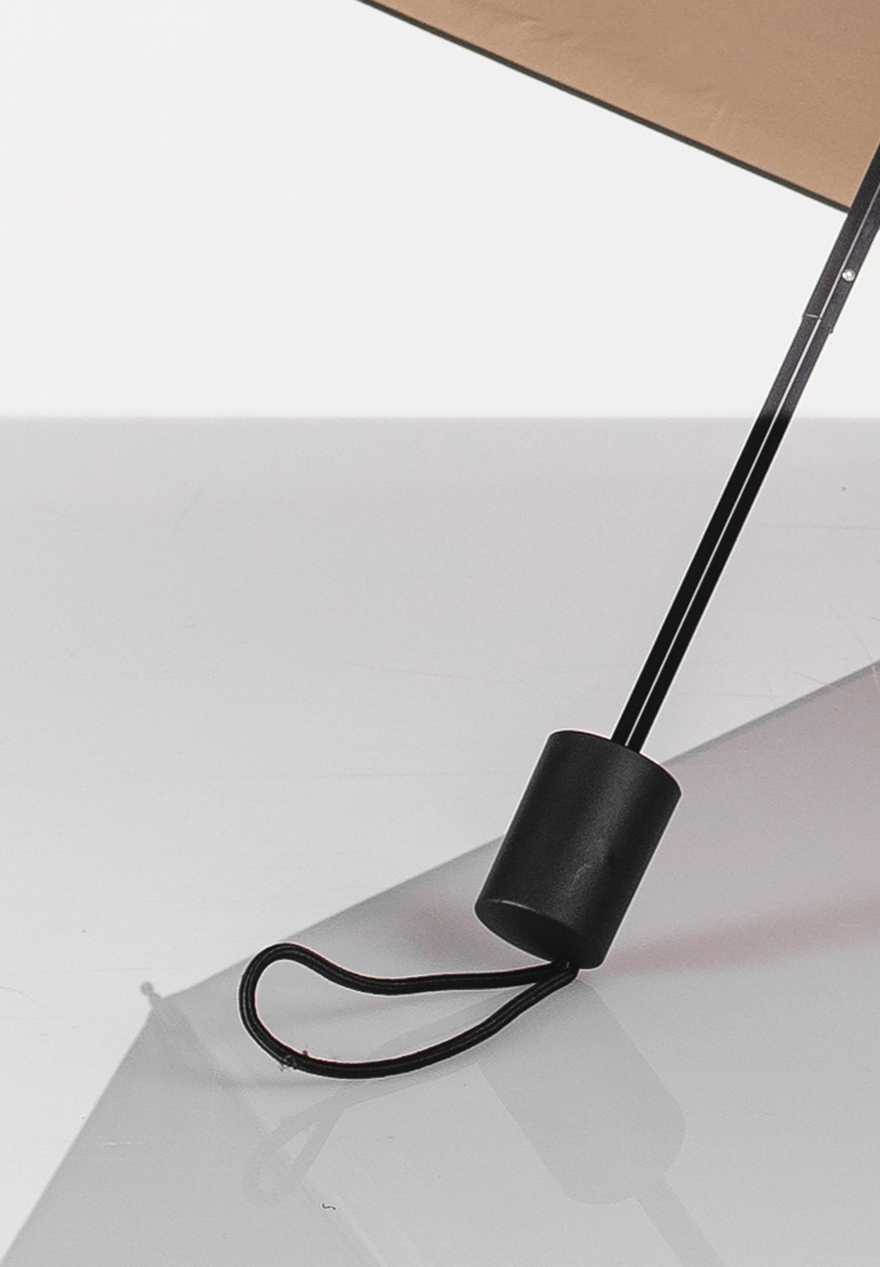 Kokoon taitettava sateenvarjo MUSTAKULTA 5D