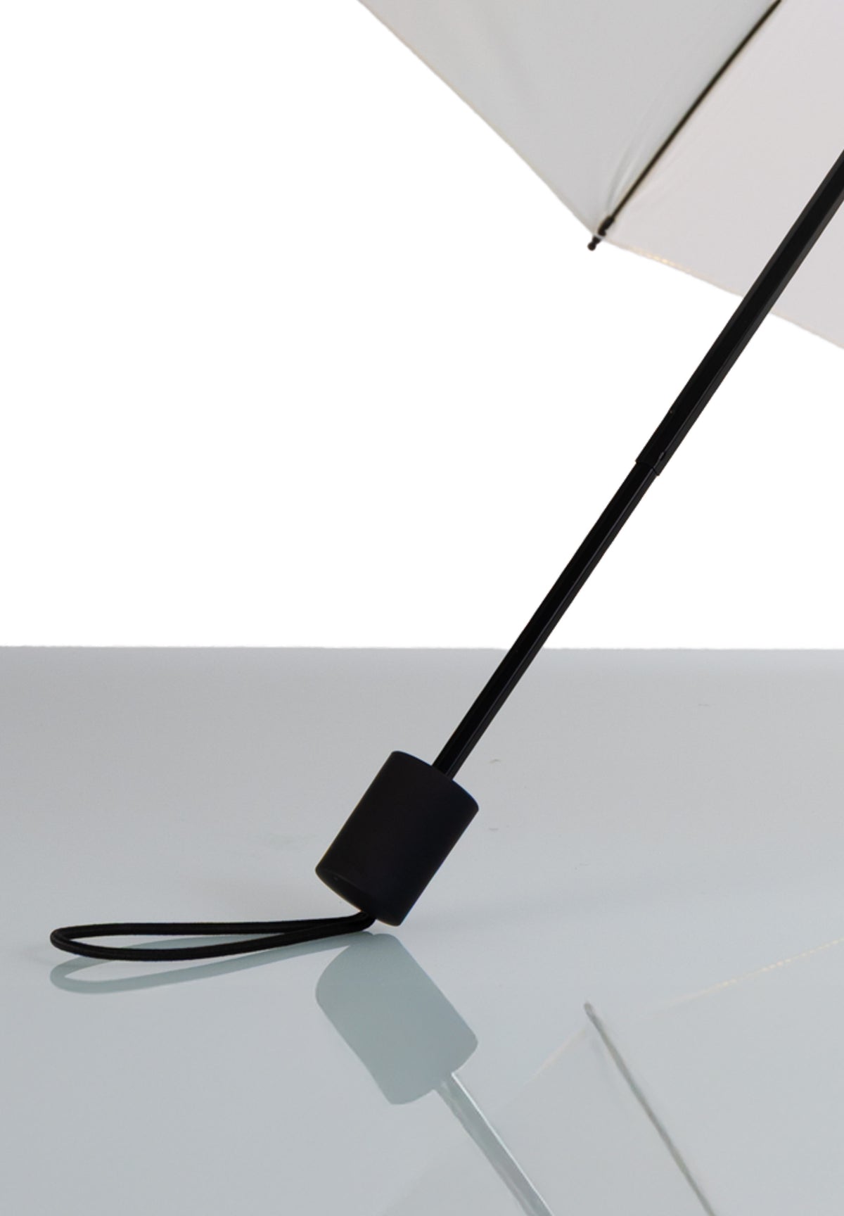Durable folding umbrella - 8775